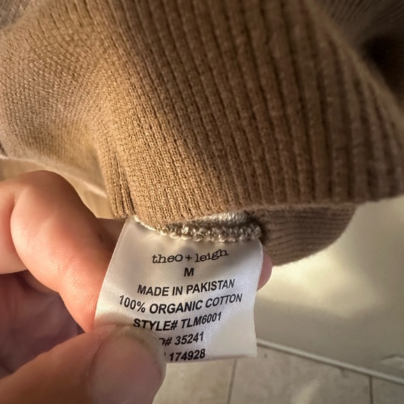 Men's Casual Brown Zip-Up Hoodie - Picture 2 of 4